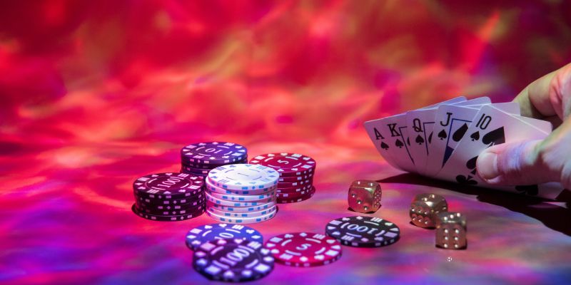 Nắm trọn các thuật ngữ cơ bản của Baccarat 77win khi chơi